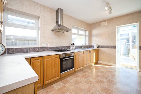 3 bedroom bungalow for sale, Linden Avenue, Broadstairs, CT10