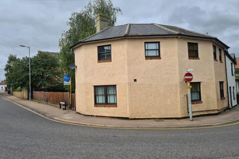 2 bedroom end of terrace house to rent, Priory Lane, , Royston