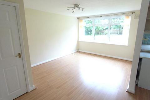 2 bedroom flat to rent, Newton Court, Leeds, West Yorkshire, UK, LS8