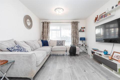 2 bedroom flat for sale, Chartres Court, Middleton Avenue, Greenford, UB6 8BP