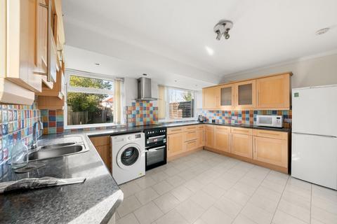 2 bedroom end of terrace house for sale, Lansbury Drive, Hayes, UB4 8RS