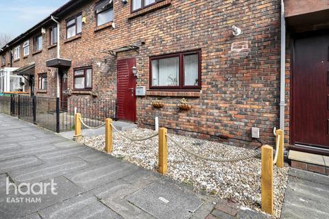 4 bedroom terraced house for sale, Renfrew Close, London