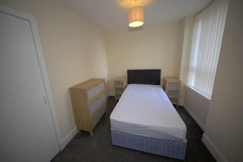 2 bedroom flat to rent, Hilltown, Dundee,