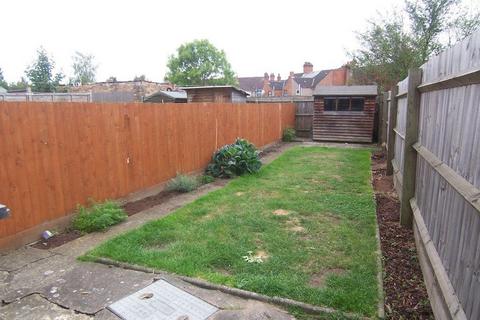 3 bedroom terraced house to rent, South Street, Rugby