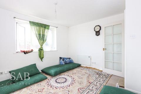 1 bedroom flat to rent, Burket Close, Southall, UB2