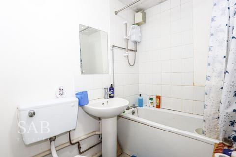 1 bedroom flat to rent, Burket Close, Southall, UB2