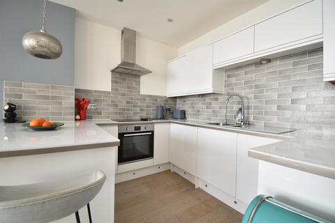 2 bedroom flat for sale, Marina, St. Leonards-On-Sea