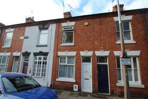 2 bedroom terraced house to rent, West Avenue, Leicester