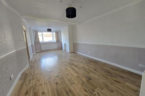 3 bedroom terraced house to rent, Beaconsfield Road, Enfield, EN3