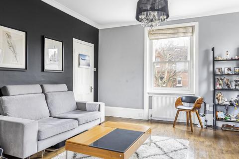 2 bedroom flat for sale, Netherhall Gardens, Hampstead NW3