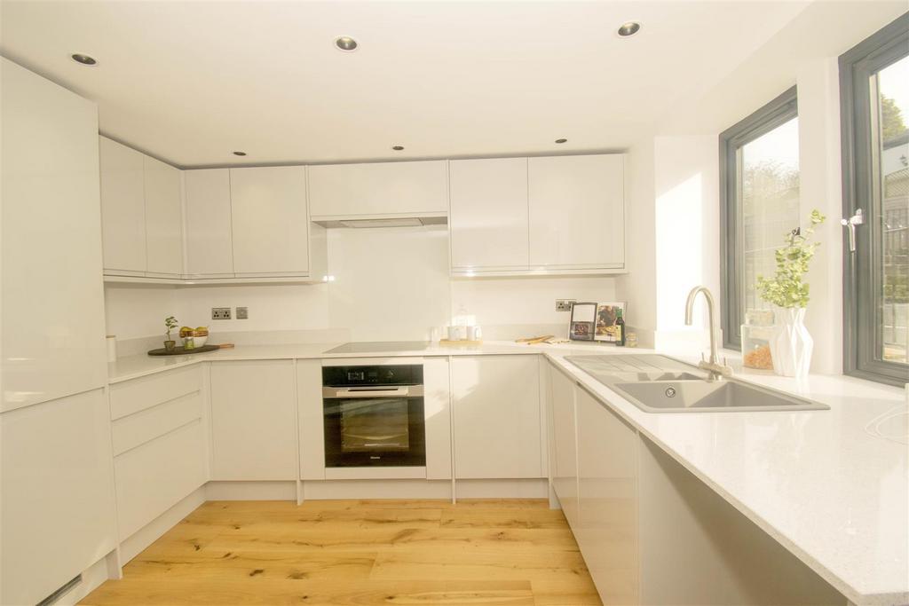 Bespoke fitted kitchen