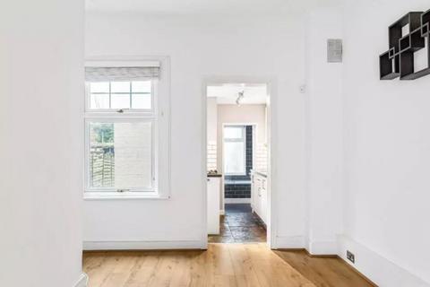 1 bedroom flat for sale, Lea Road, Enfield, EN2