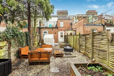 1 bedroom flat for sale, Lea Road, Enfield, EN2