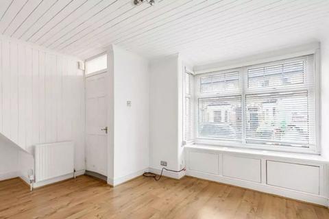 1 bedroom flat for sale, Lea Road, Enfield, EN2