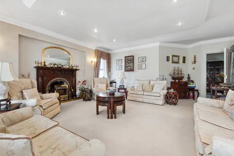 3 bedroom flat for sale, Booth Road, Altrincham, Greater Manchester, WA14