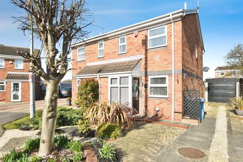 2 bedroom semi-detached house for sale, The Queensway, Hull