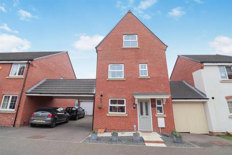 4 bedroom link detached house for sale, Tyne Way, Rushden NN10