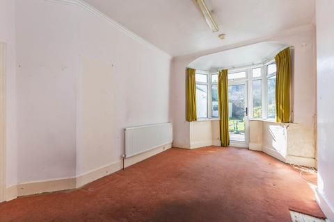 3 bedroom terraced house for sale, Moyser Road, London