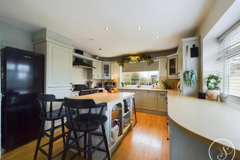 4 bedroom cottage for sale, Burland Terrace, Swillington Lane