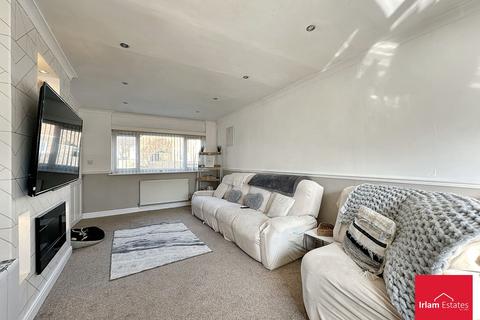 4 bedroom semi-detached house for sale, Dunlin Drive, Irlam, M44