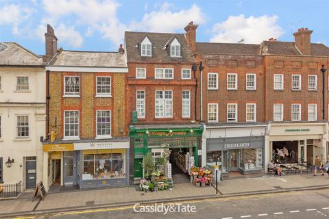 Studio to rent, High Street, St Albans, Hertfordshire