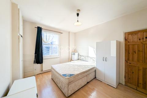 1 bedroom in a house share to rent, Trafalgar Avenue, London SE15