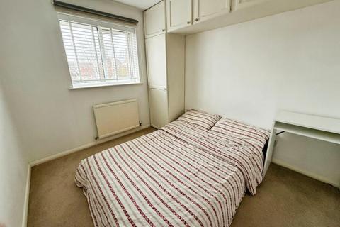 18 Grecian Way, Exeter, EX2 5PF
