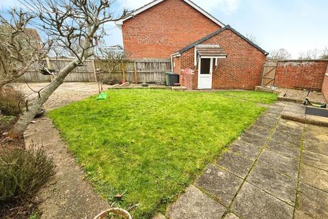18 Grecian Way, Exeter, EX2 5PF