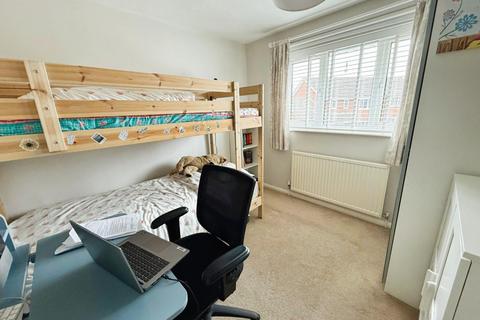 18 Grecian Way, Exeter, EX2 5PF