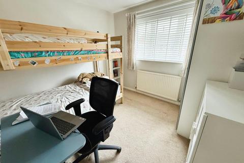 18 Grecian Way, Exeter, EX2 5PF