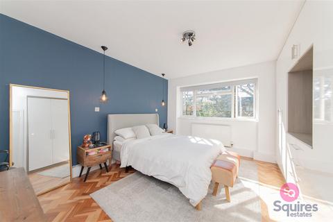 2 bedroom flat for sale, Holders Hill Road, Hendon, London