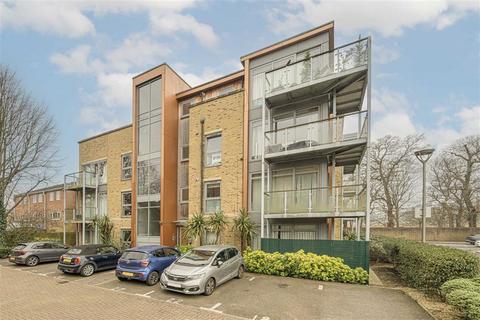 2 bedroom flat to rent, Southcott Road, Teddington TW11