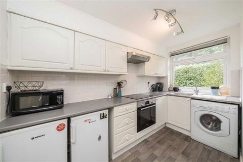 1 bedroom flat to rent, Harrowdene Gardens, Teddington TW11