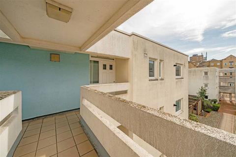 70 Barleycorn Way, London, E14 8DE