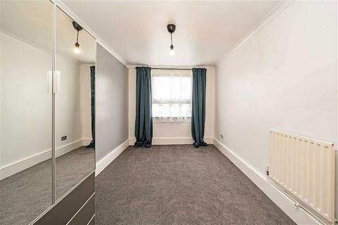 70 Barleycorn Way, London, E14 8DE