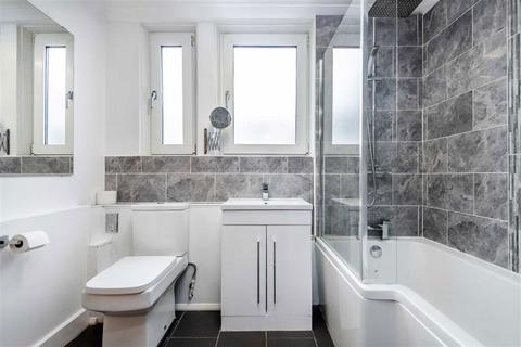 70 Barleycorn Way, London, E14 8DE