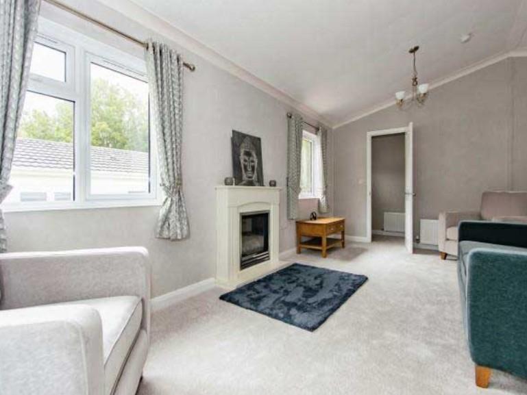 Living Room 3.jpg