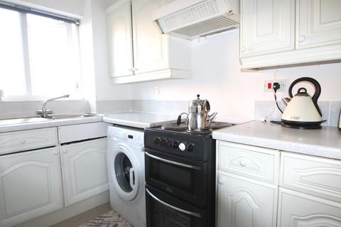 1 bedroom flat to rent, Dunnock Close, London N9