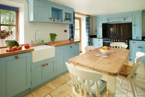 undefined, Llangynog