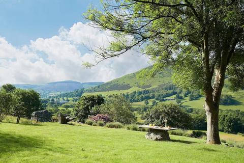 undefined, Llangynog