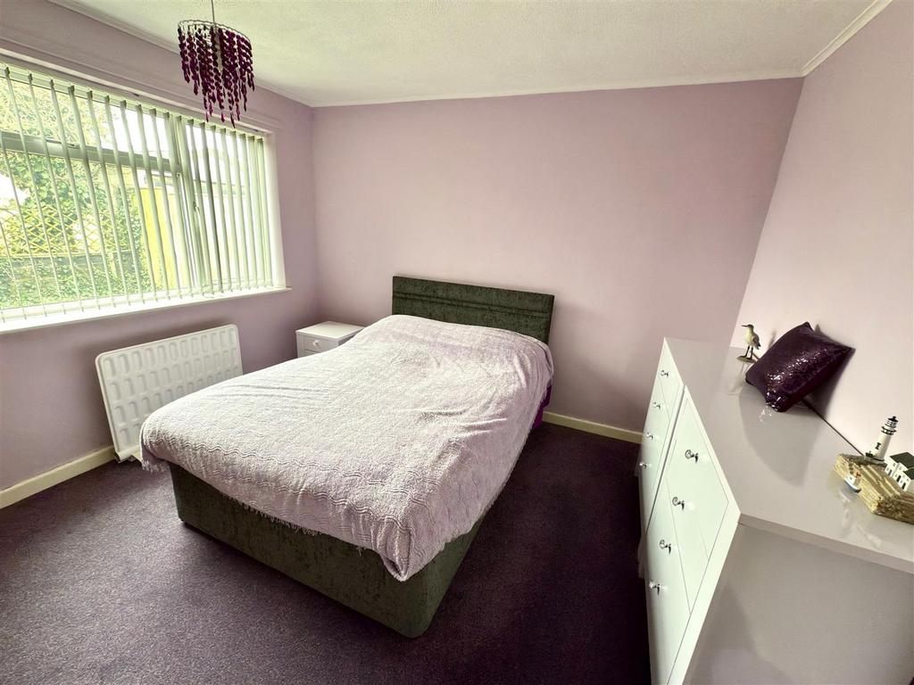 BED 1.jpg