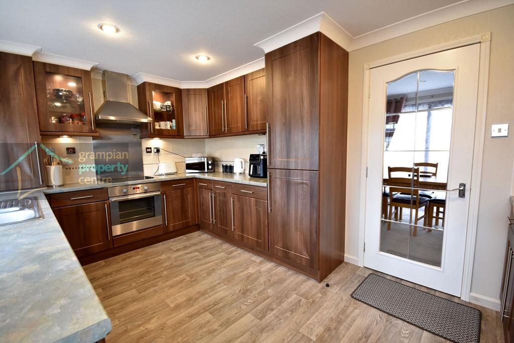 Kitche 2.JPG