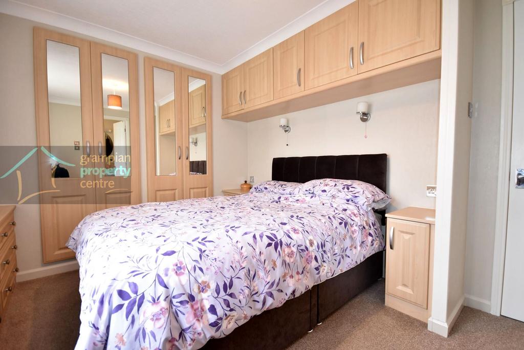 Bed 1 .JPG