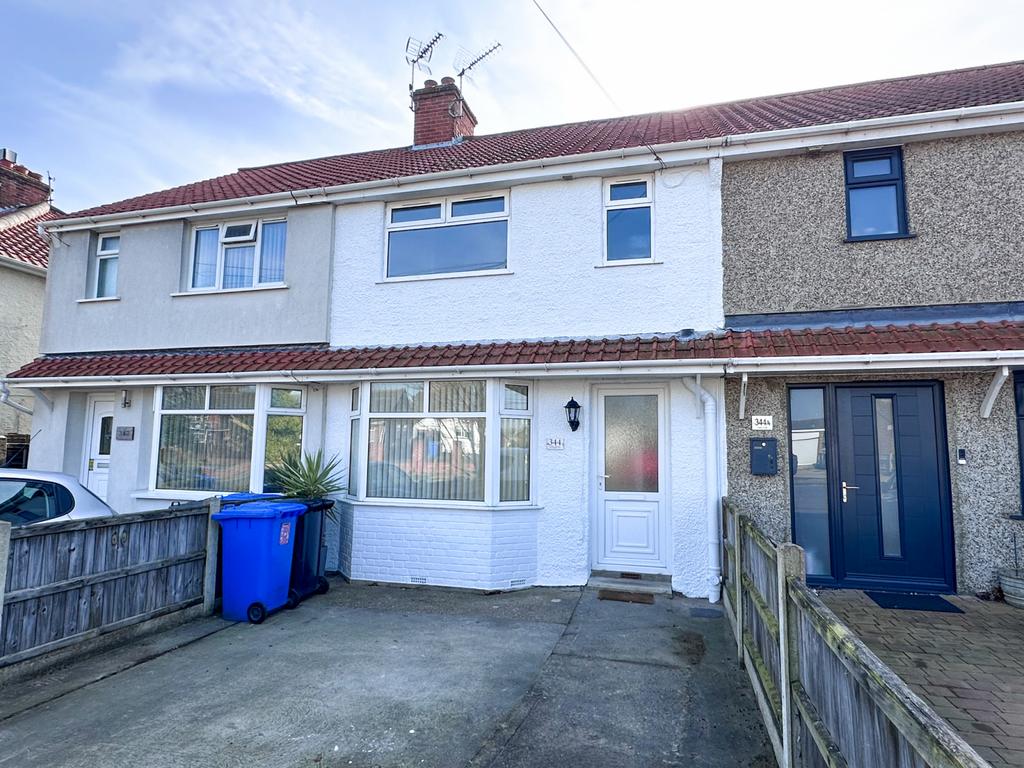 3 Bedroom Mid-Terrace Property