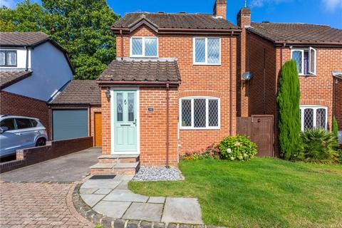 3 bedroom link detached house to rent, Hawkesworth Drive, Bagshot, GU19