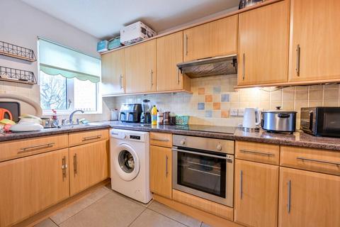 2 bedroom terraced house to rent, Woking, Woking, GU22