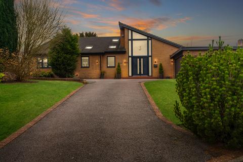 3 bedroom bungalow for sale, Old Hall Close, Higher Walton, Warrington