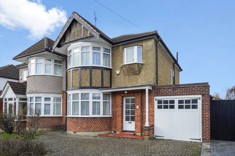 3 bedroom semi-detached house to rent, Pinner HA5