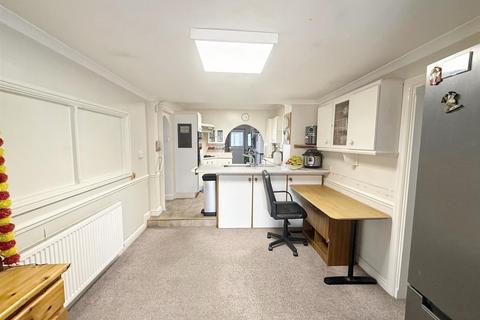 230 Blackberry Lane, Sutton Coldfield, B74 4JS