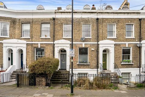 2 bedroom maisonette to rent, Flaxman Road, London